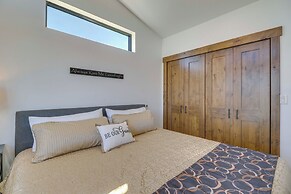 Mtn-view Tiny Home w/ Grill Near Skiing!
