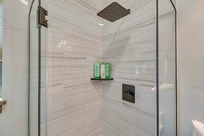 Mtn-view Tiny Home w/ Grill Near Skiing!