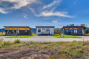 Mtn-view Tiny Home w/ Grill Near Skiing!