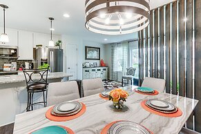 2 Mi to Hollywood Casino: Charles Town Townhome!