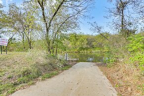 Riverfront Cabin Near Yellowstone Lake State Park