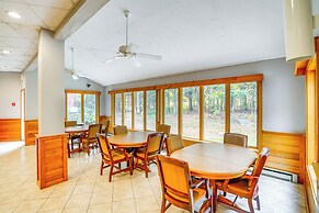 Mtn & Foliage Views: Modern Mount Snow Stay!