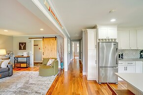 Mtn & Foliage Views: Modern Mount Snow Stay!
