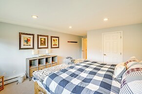 Mtn & Foliage Views: Modern Mount Snow Stay!