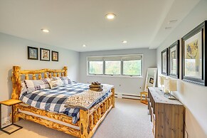 Mtn & Foliage Views: Modern Mount Snow Stay!
