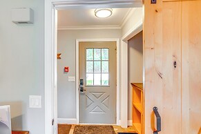 Mtn & Foliage Views: Modern Mount Snow Stay!
