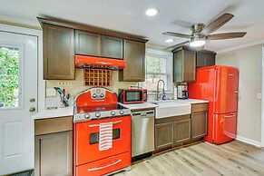 On-site River Access: Hartwell Getaway w/ Deck!