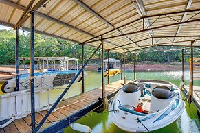 On-site River Access: Hartwell Getaway w/ Deck!