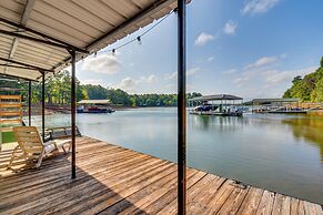 On-site River Access: Hartwell Getaway w/ Deck!