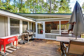 On-site River Access: Hartwell Getaway w/ Deck!