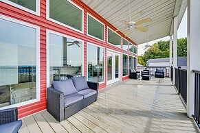 Nolin Lake Home w/ Decks & Fire Pit in Clarkson!