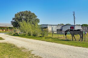 Dog-friendly Guest House on Horse Ranch in Azle!