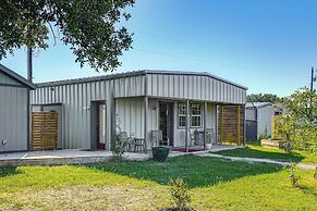 Dog-friendly Guest House on Horse Ranch in Azle!