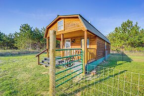 9 Mi to Lake Michigan: Secluded Cabin Getaway