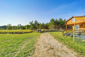 9 Mi to Lake Michigan: Secluded Cabin Getaway