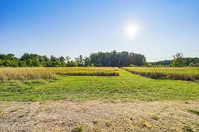 9 Mi to Lake Michigan: Secluded Cabin Getaway