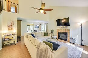 9 Mi to Saratoga Racetrack: Townhome w/ Bicycles!