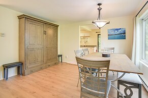 9 Mi to Saratoga Racetrack: Townhome w/ Bicycles!