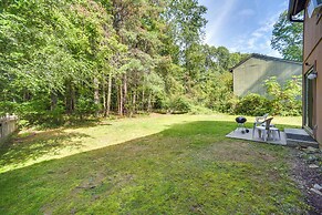 9 Mi to Saratoga Racetrack: Townhome w/ Bicycles!