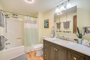 9 Mi to Saratoga Racetrack: Townhome w/ Bicycles!
