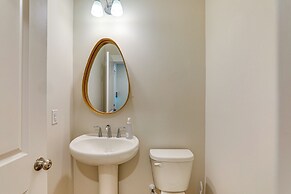 13 Mi to Dtwn Charleston: Quiet Townhome