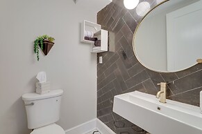 Modern Decatur Getaway ~ 8 Mi to Downtown Atlanta!