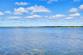 Lake Views & Fireside Bliss: Cecil Cottage w/ Yard