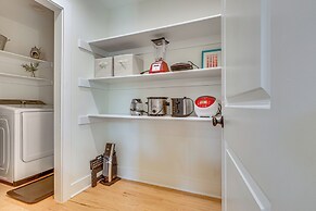 6 Mi to Appalachian Trail: Modern Front Royal Gem!