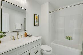 6 Mi to Appalachian Trail: Modern Front Royal Gem!