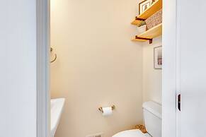 6 Mi to Appalachian Trail: Modern Front Royal Gem!