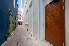 Chic Broadway Apartment in Central Willemstad