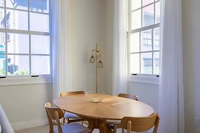 Chic Broadway Apartment in Central Willemstad