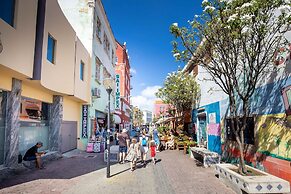 Chic Broadway Apartment in Central Willemstad