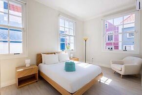 Chic Broadway Apartment in Central Willemstad