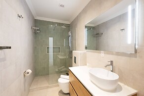 Chic Broadway Apartment in Central Willemstad