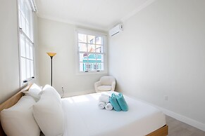 Chic Broadway Apartment in Central Willemstad