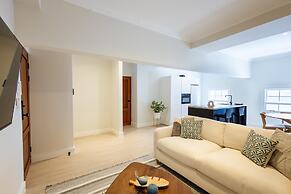 Modern Elegant Broadway Vibes in Willemstad