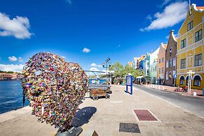 Modern Elegant Broadway Vibes in Willemstad