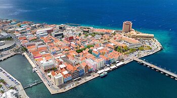 Modern Elegant Broadway Vibes in Willemstad