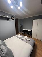 Charming Close Retreat in Grays