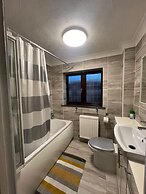 Charming Close Retreat in Grays