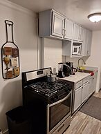 DOWNTOWN AT CUTE AND COZY