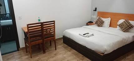 Saavi Hotel Sector 10