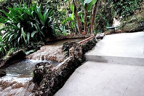 The Cascade - Mae Taeng Waterfall Bungalows