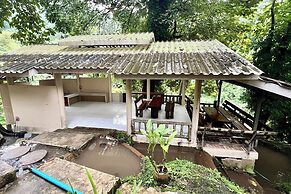The Cascade - Mae Taeng Waterfall Bungalows