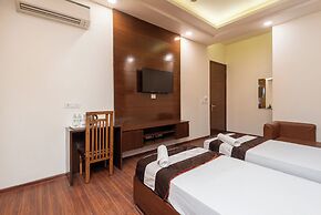 Saavi Hotel Sector- 46