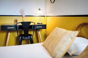 Elegant Triplex With Private Parking-2br/4p-honfleur