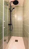 Elegant Triplex With Private Parking-2br/4p-honfleur