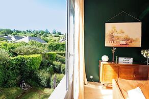 Elegant Triplex With Private Parking-2br/4p-honfleur
