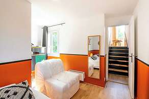 Elegant Triplex With Private Parking-2br/4p-honfleur